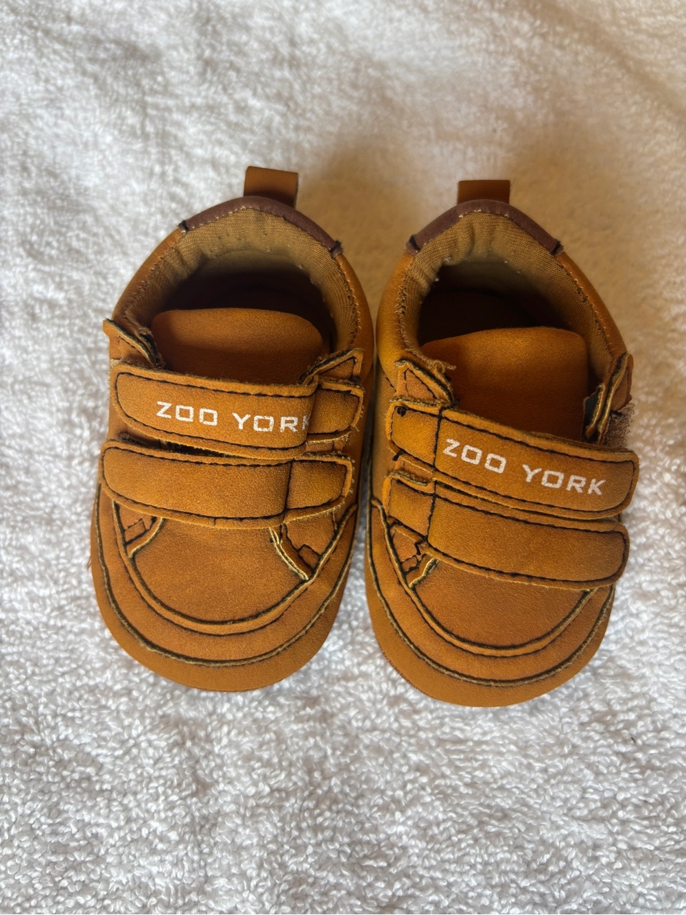 Zoo York Toddler Hook-and-Loop Casual Shoes in Tan Brown. Size 1